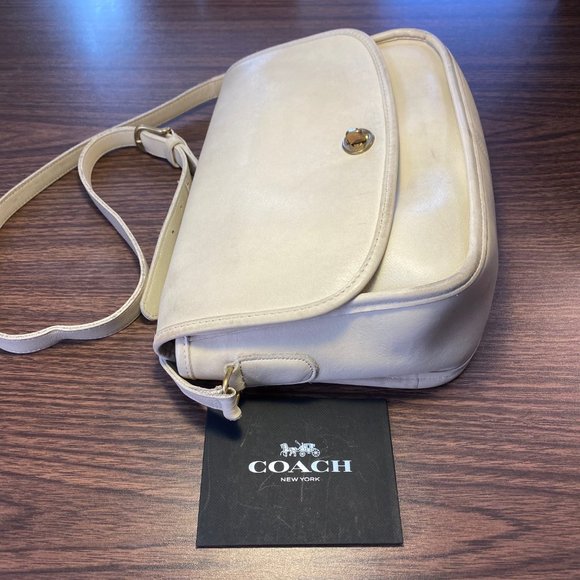 Vintage Coach Bone Leather Crossbody Handbag with Unique Serial Number - Picture 2 of 11